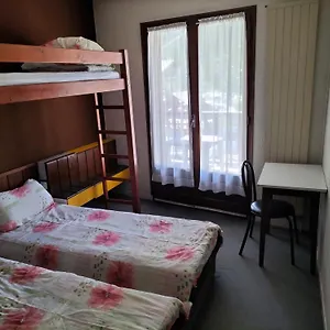 https://chambre-triple-avec-balcon-et-salle-de-bains-privative-4.fr-provencehotel.com